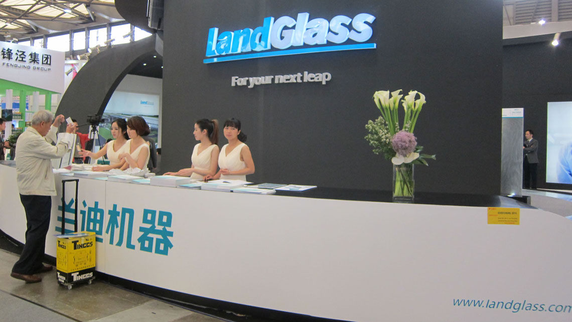 AMV Design - allestimento stand espositivo Landglass Chinaglass 2014